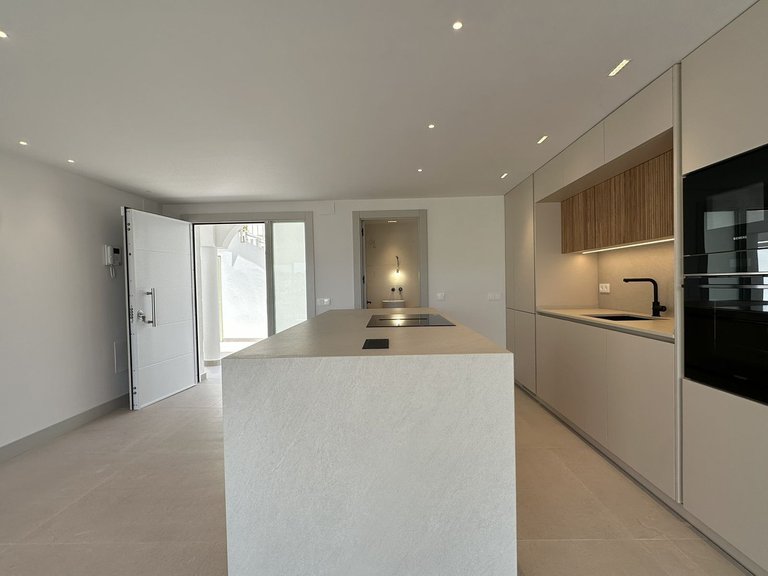 Villa for Sale in Torrequebrada, Malaga 15