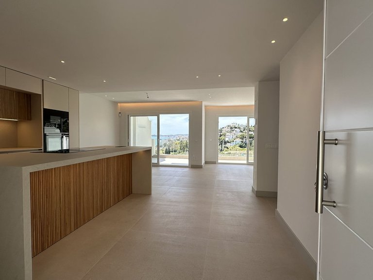 Villa for Sale in Torrequebrada, Malaga 8