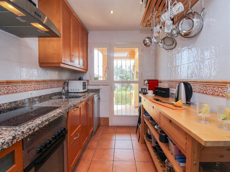 Apartment for Sale in La Mairena, Malaga 14
