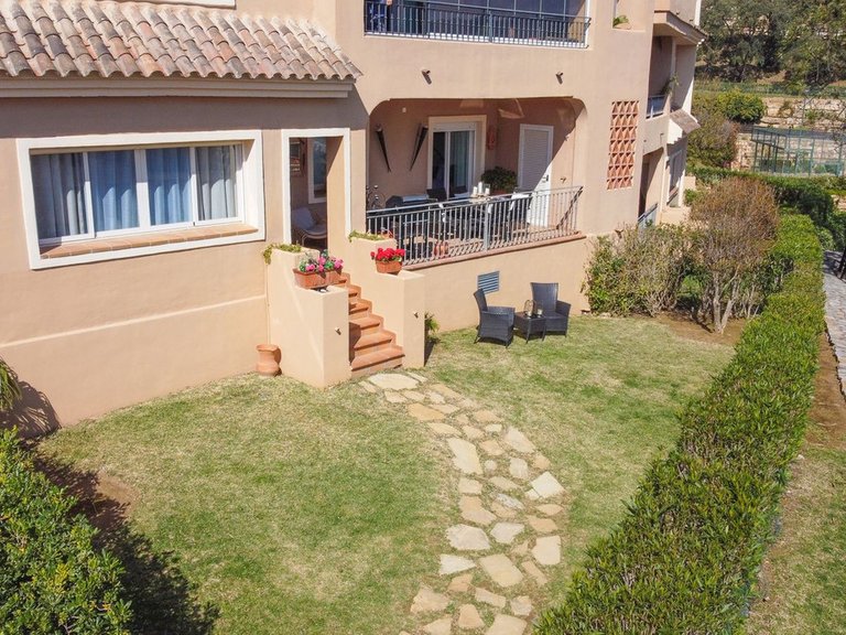 Apartment for Sale in La Mairena, Malaga 5