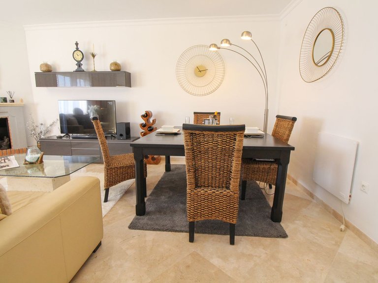 Apartment for Sale in La Mairena, Malaga 9
