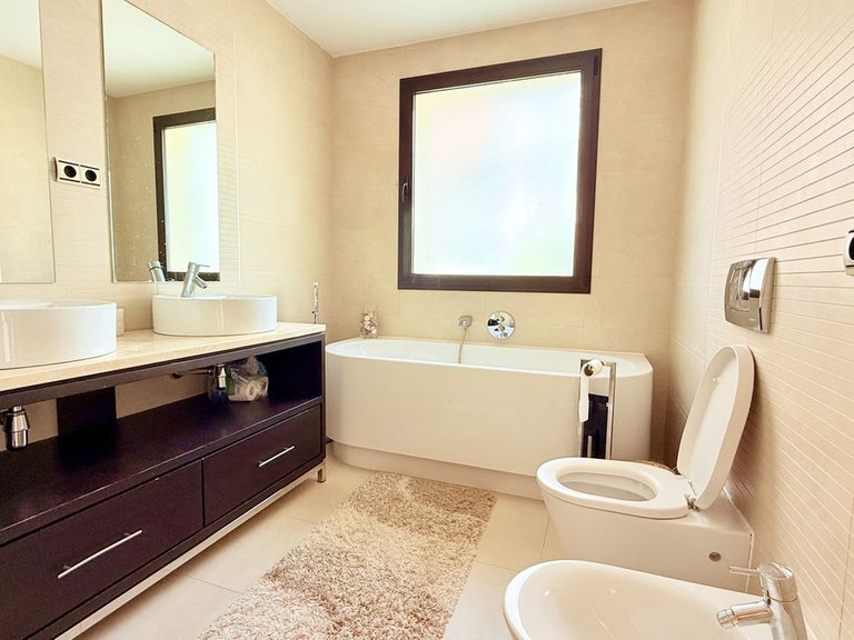 Apartment for Sale in Altos De Los Monteros, Malaga 16