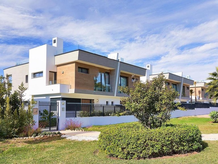 Villa for Sale in Puerto Banús, Malaga 2