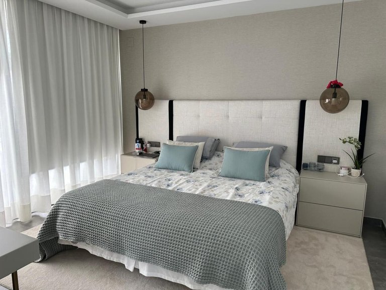 Villa for Sale in Puerto Banús, Malaga 5