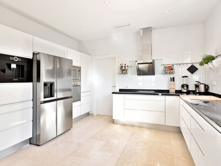 Villa for Sale in El Rosario, Malaga 13