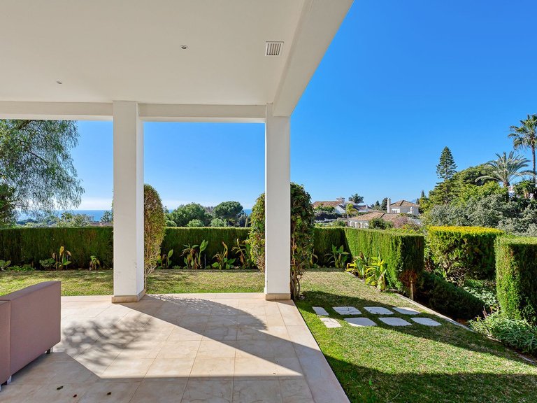 Villa for Sale in El Rosario, Malaga 18
