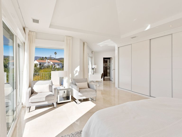 Villa for Sale in El Rosario, Malaga 31