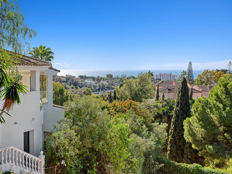 Villa for Sale in El Rosario, Malaga 39