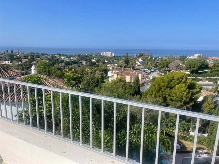 Villa for Sale in El Rosario, Malaga 41