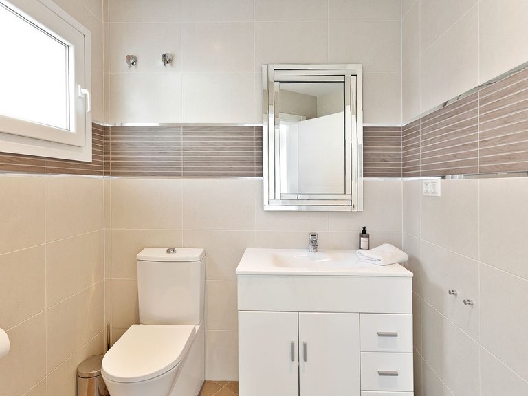 Villa for Sale in El Rosario, Malaga 5