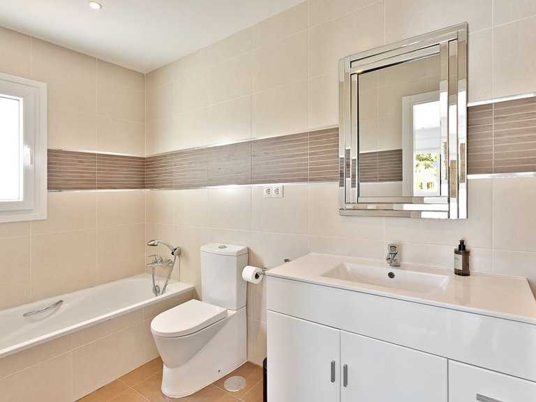 Villa for Sale in El Rosario, Malaga 50