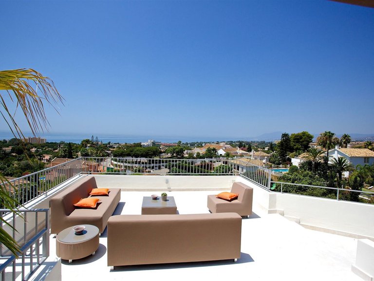 Villa for Sale in El Rosario, Malaga 56