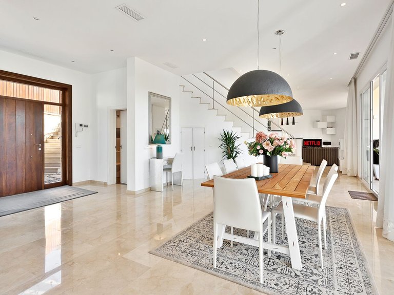 Villa for Sale in El Rosario, Malaga 7