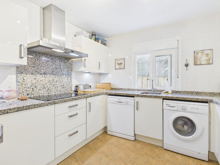 Villa for Sale in Estepona, Malaga 10