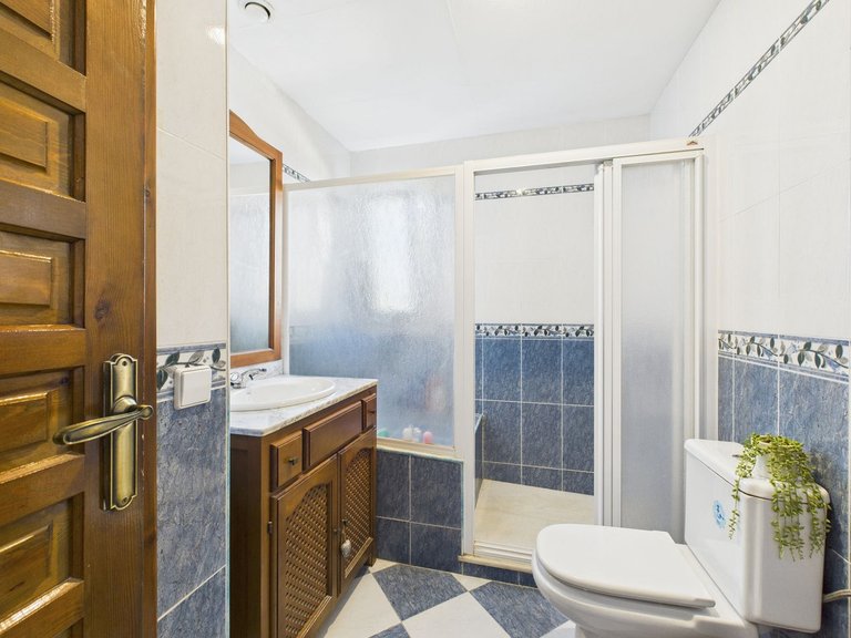 Villa for Sale in Estepona, Malaga 26