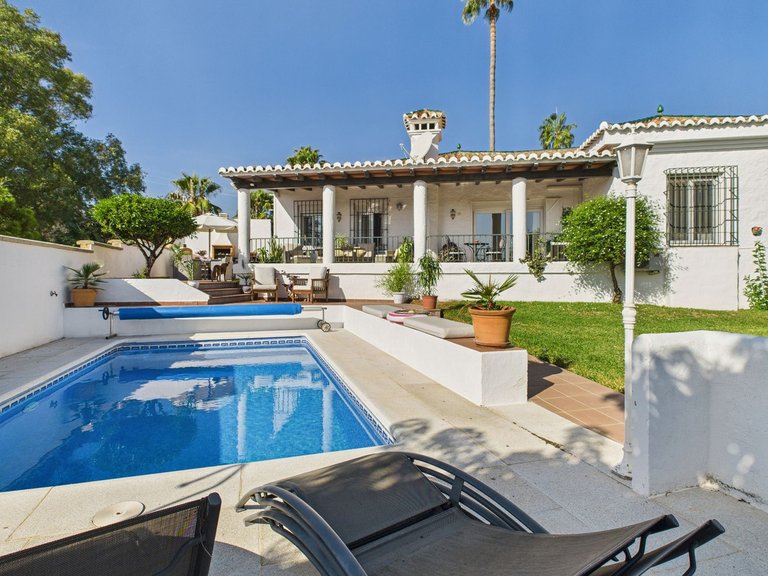 Villa for Sale in Estepona, Malaga 30