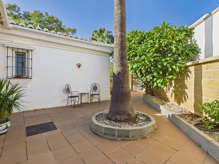 Villa for Sale in Estepona, Malaga 38