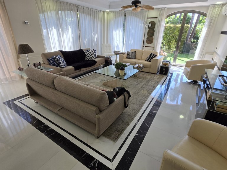 Apartment for Sale in Puerto Banús, Malaga 13