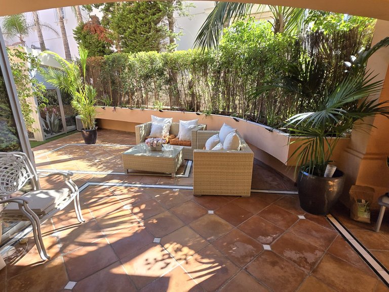 Apartment for Sale in Puerto Banús, Malaga 14