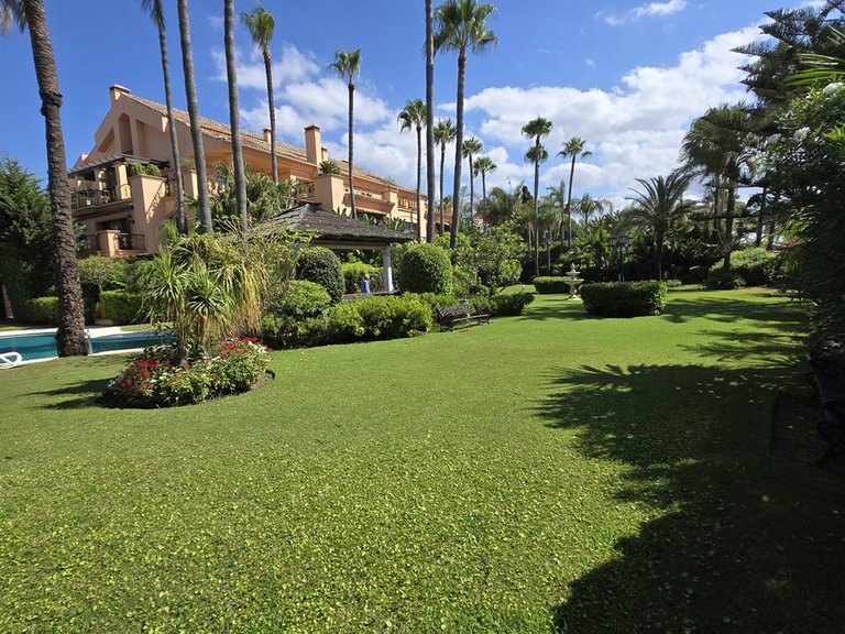 Apartment for Sale in Puerto Banús, Malaga 26