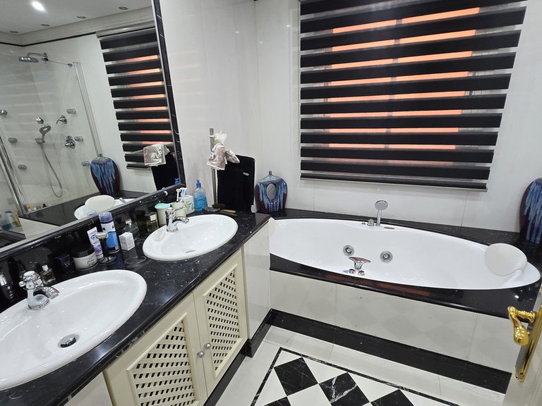 Apartment for Sale in Puerto Banús, Malaga 36
