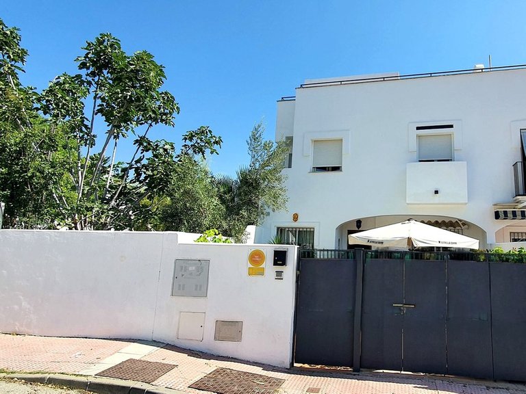 Villa for Sale in Fuengirola, Malaga 3