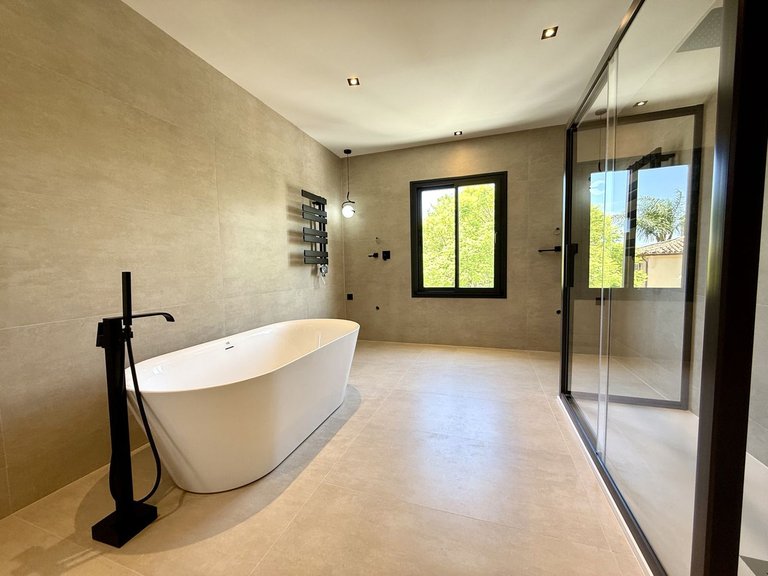 Villa for Sale in Marbella, Malaga 20