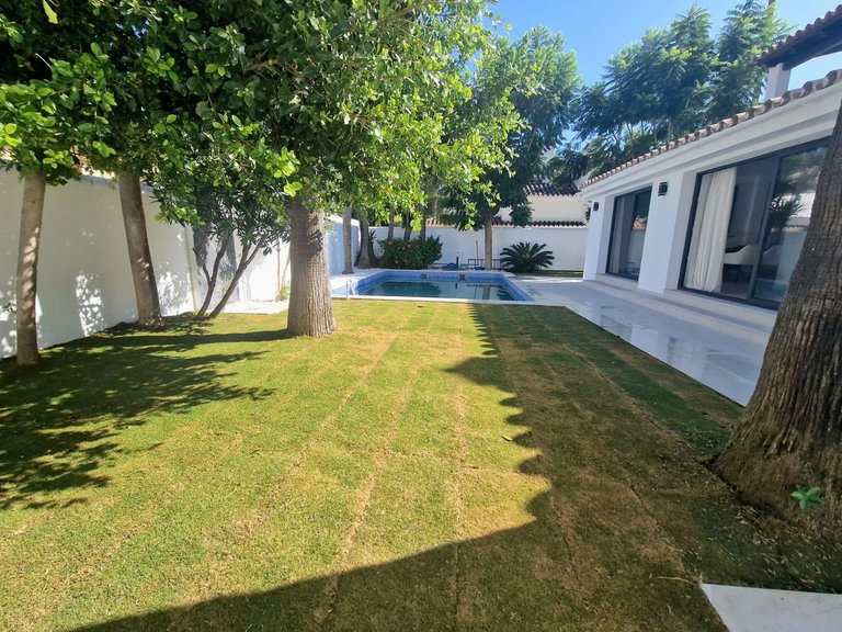 Villa for Sale in Marbella, Malaga 24