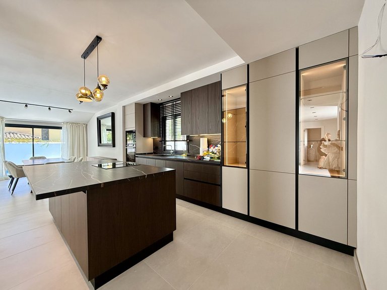 Villa for Sale in Marbella, Malaga 25
