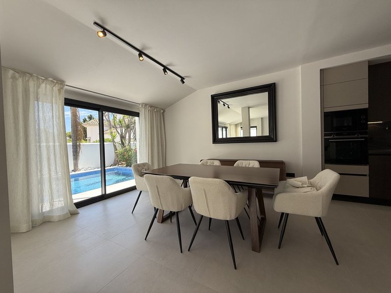 Villa for Sale in Marbella, Malaga 29