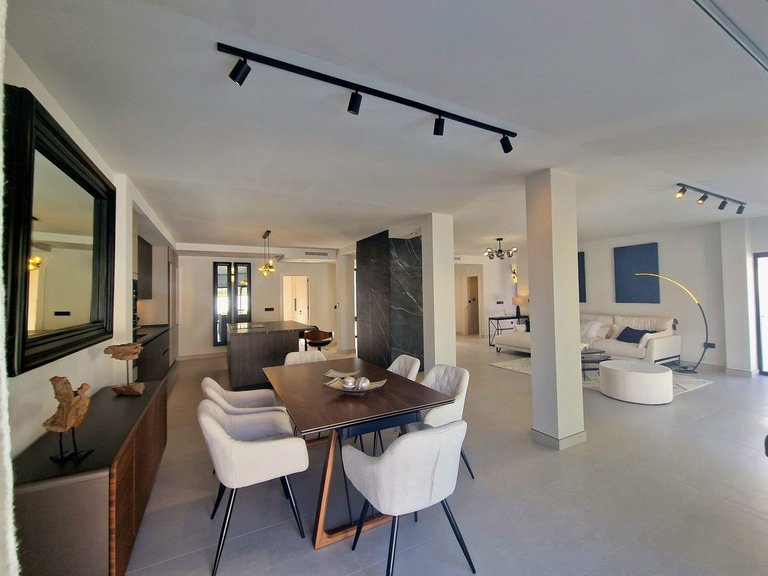 Villa for Sale in Marbella, Malaga 44