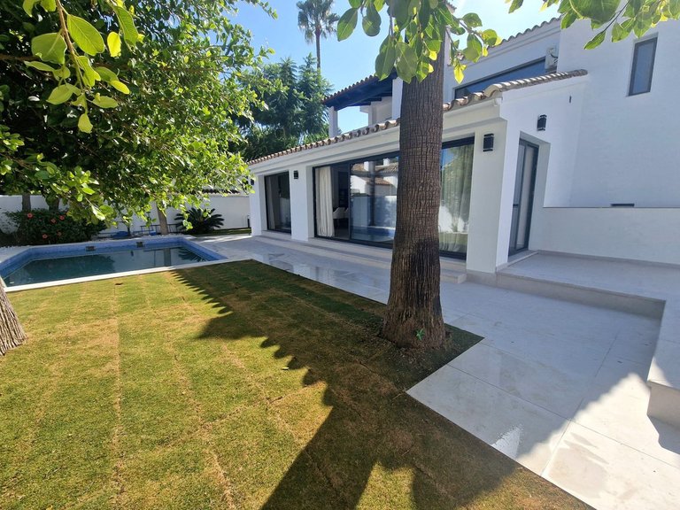 Villa for Sale in Marbella, Malaga 5