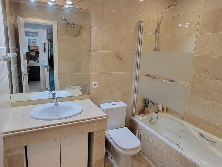 Apartment for Sale in Puerto Banús, Malaga 10