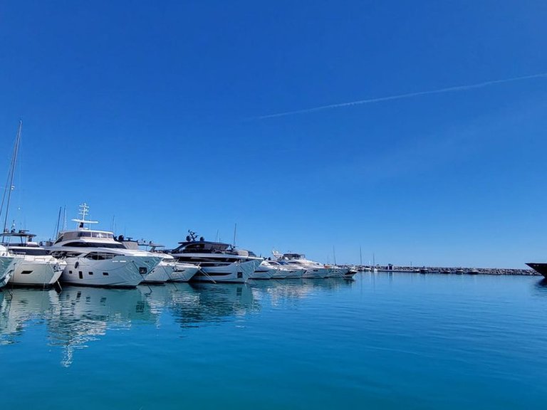 Apartment for Sale in Puerto Banús, Malaga 29