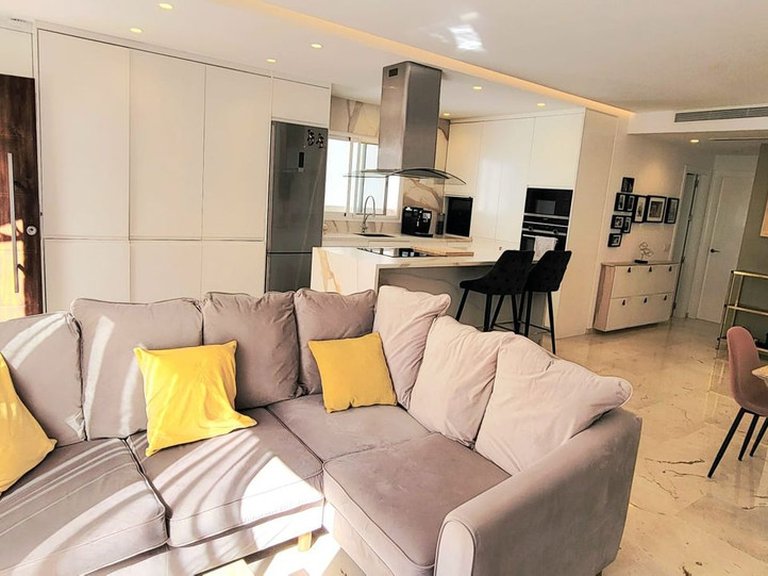 Apartment for Sale in Puerto Banús, Malaga 3
