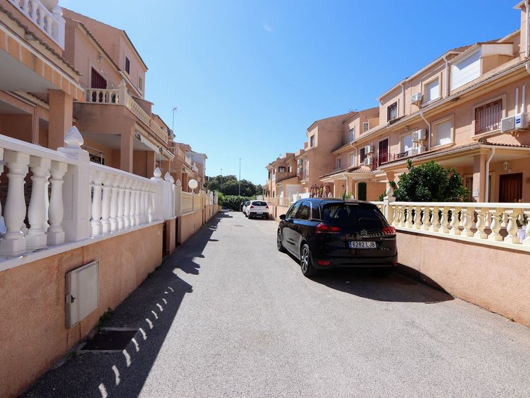 Villa for Sale in Playa Flamenca, Alicante 26