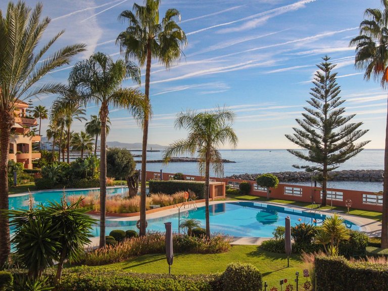 Apartment for Sale in Puerto Banús, Malaga 1