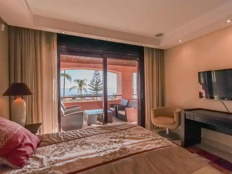 Apartment for Sale in Puerto Banús, Malaga 11