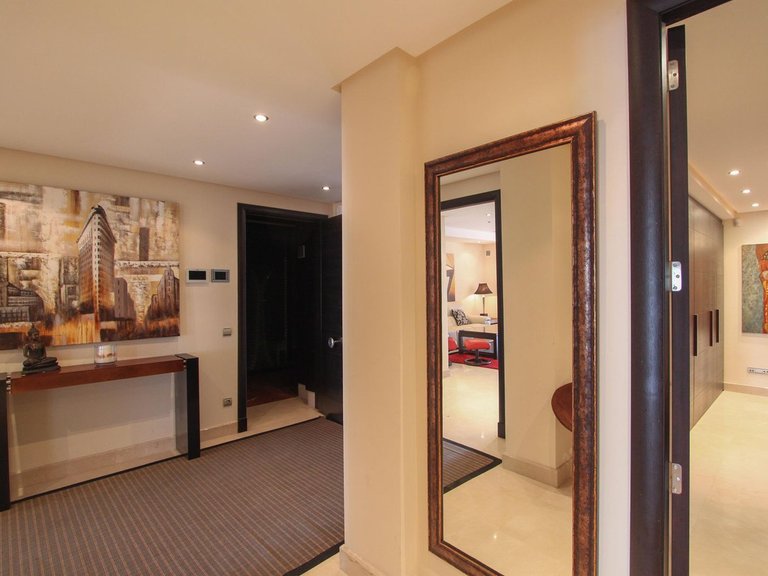 Apartment for Sale in Puerto Banús, Malaga 13