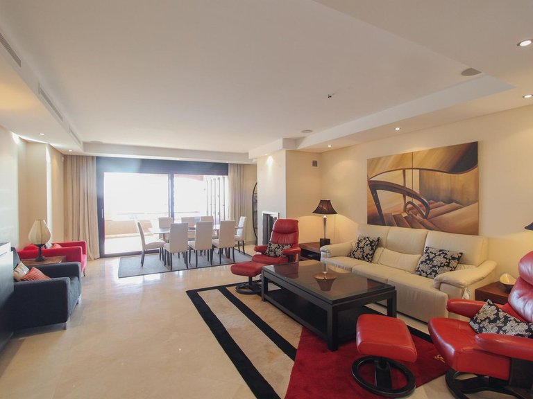 Apartment for Sale in Puerto Banús, Malaga 14