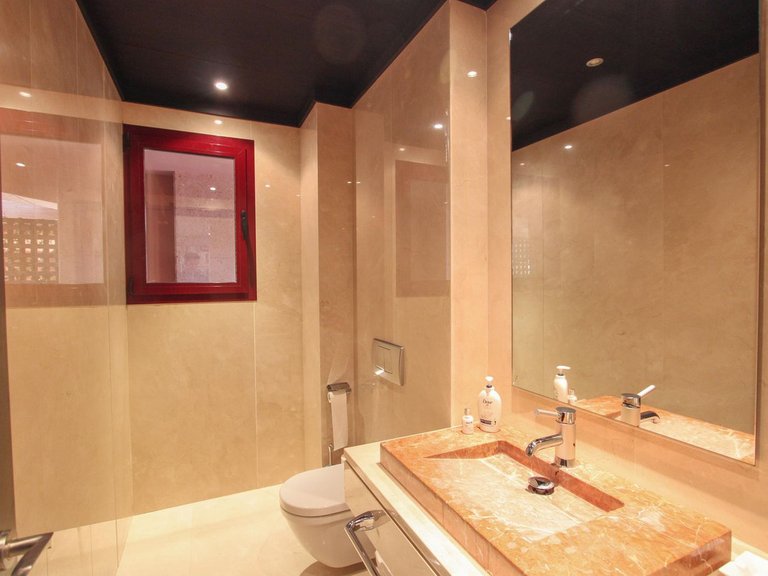 Apartment for Sale in Puerto Banús, Malaga 15