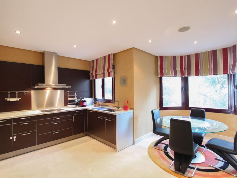 Apartment for Sale in Puerto Banús, Malaga 5