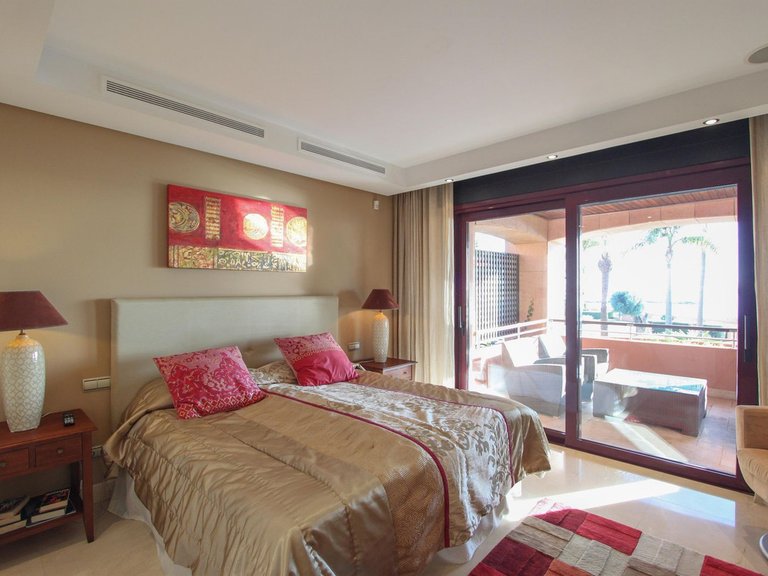 Apartment for Sale in Puerto Banús, Malaga 6
