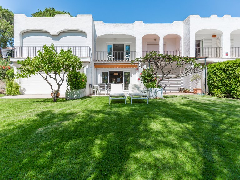 Villa for Sale in Nueva Andalucía, Malaga 1