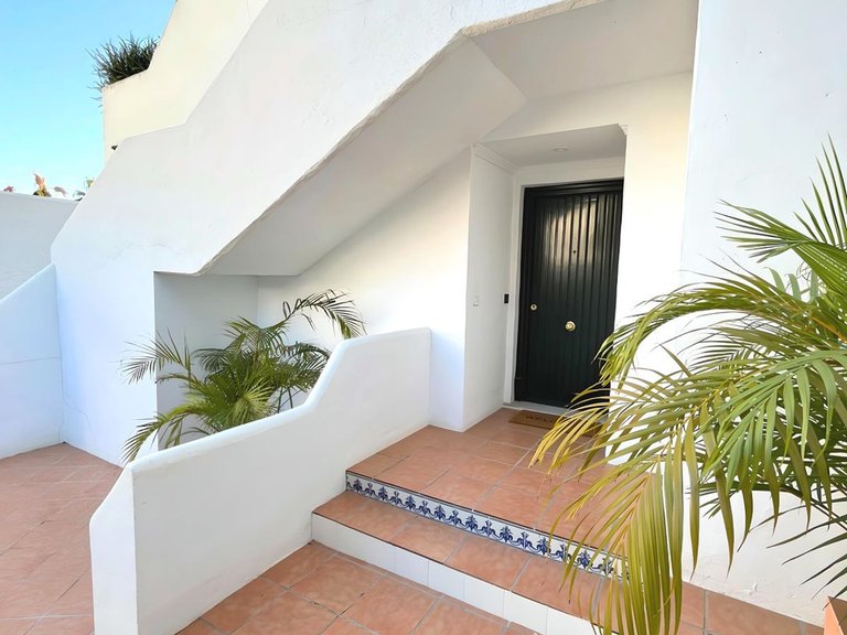 Apartment for Sale in Nueva Andalucía, Malaga 8