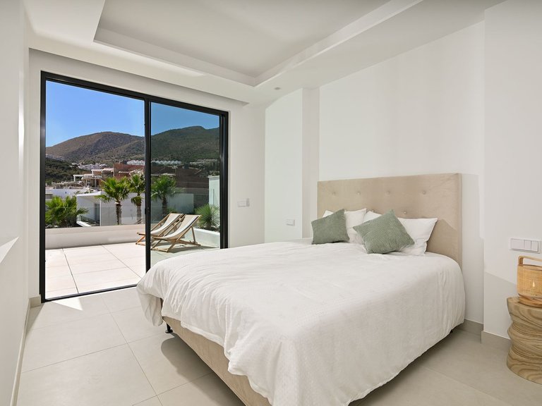 Villa for Sale in Benalmadena Pueblo, Malaga 17