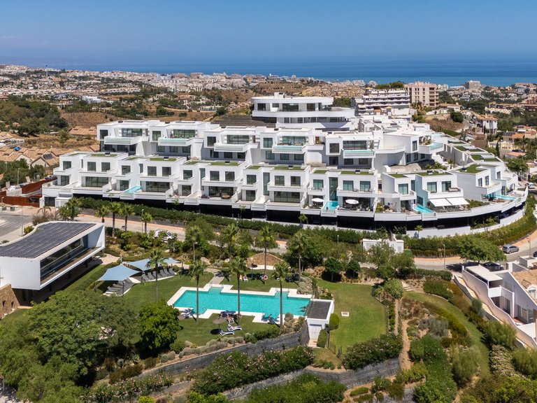 Villa for Sale in Benalmadena Pueblo, Malaga 2