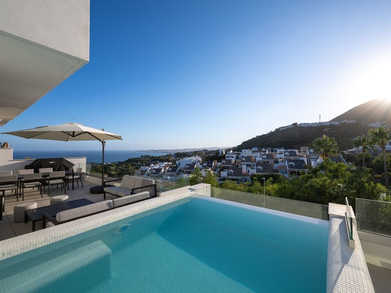 Villa for Sale in Benalmadena Pueblo, Malaga 32