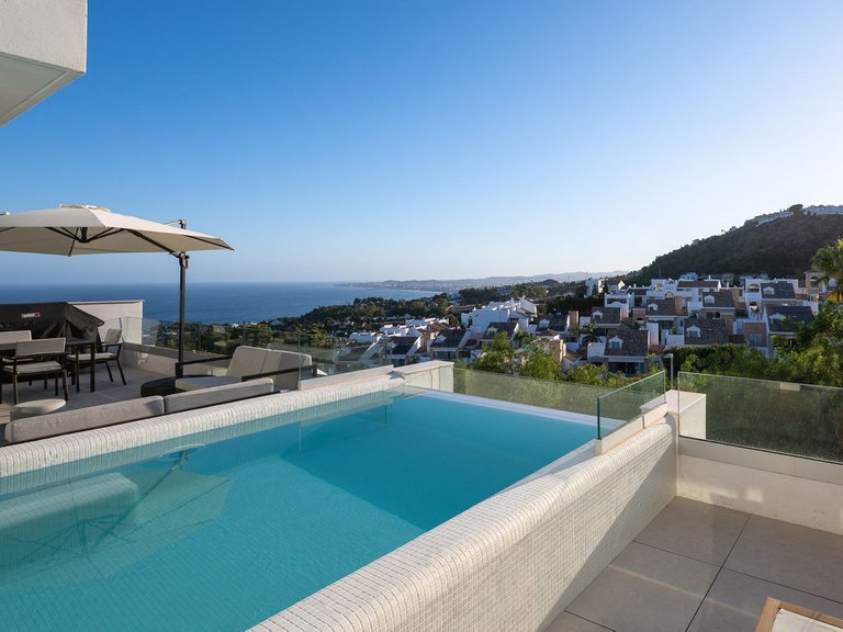 Villa for Sale in Benalmadena Pueblo, Malaga 33