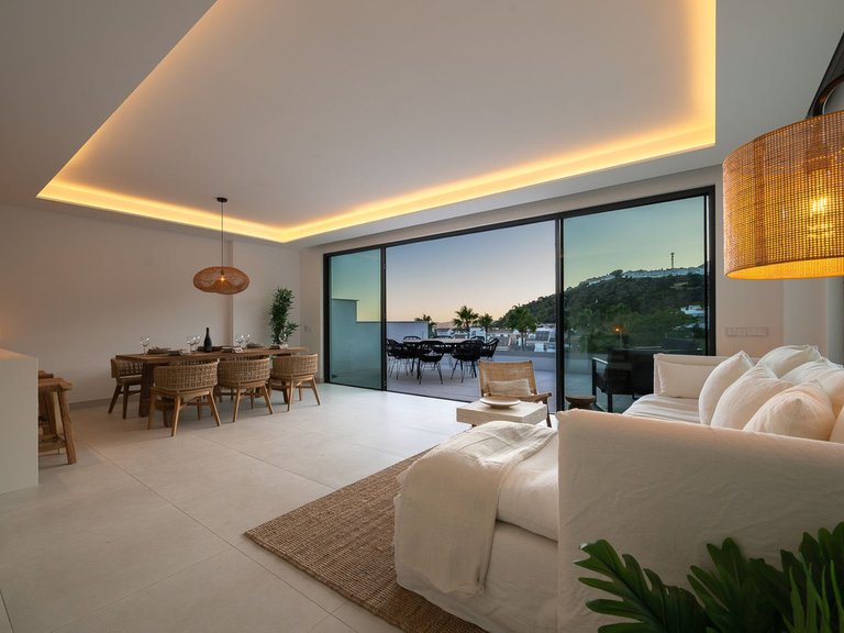 Villa for Sale in Benalmadena Pueblo, Malaga 4